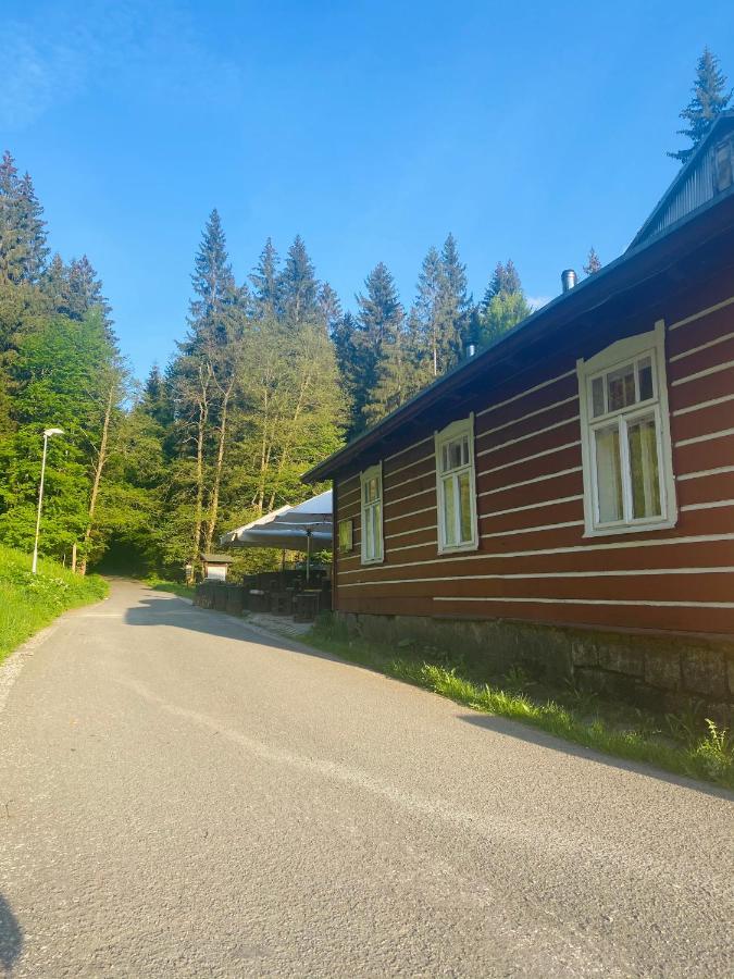 Penzion Lesni Zatisi- Гаррахов Екстер'єр фото